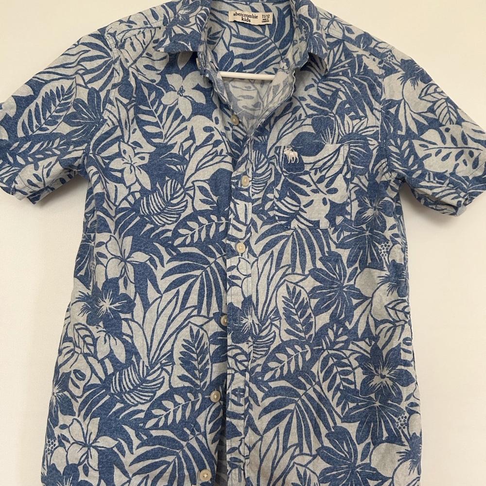 Abercrombie kids Blue leaf and floral pattern shirt 11/12